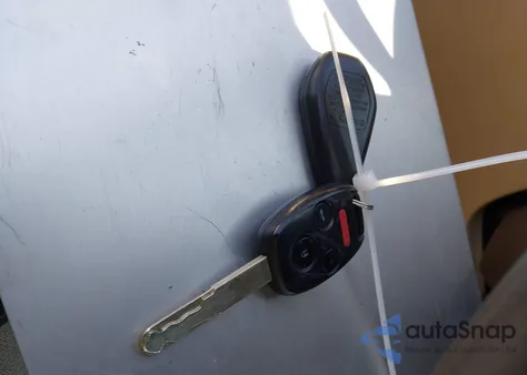 2005 Honda Accord 2.4 Lx z USA, uszkodzony, nr VIN 1HGCM56465A107128